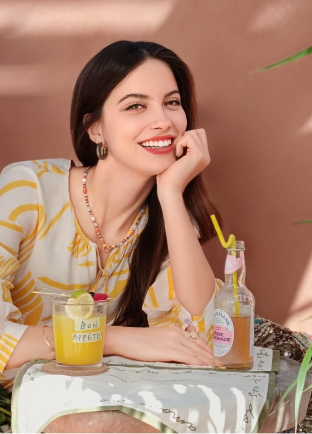 256GB Super-large storage capacity. Years of precious memories. 20