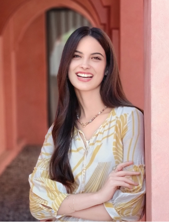 256GB Super-large storage capacity. Years of precious memories. 21